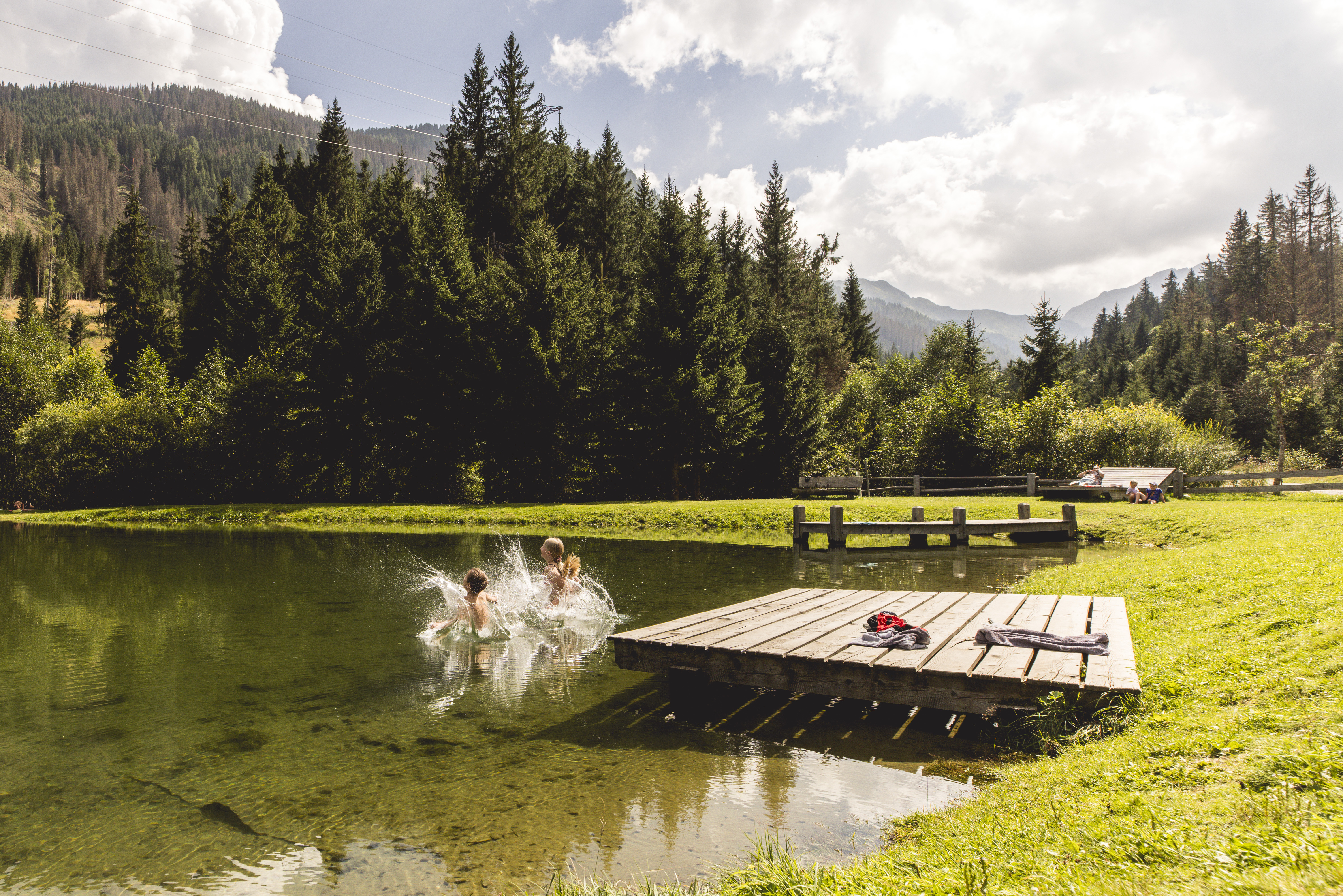 Kinderhotel: Baden "Mühlboden" - Almfamilyhotel Scherer****s - Familotel TIROL - Spielen | Entdecken