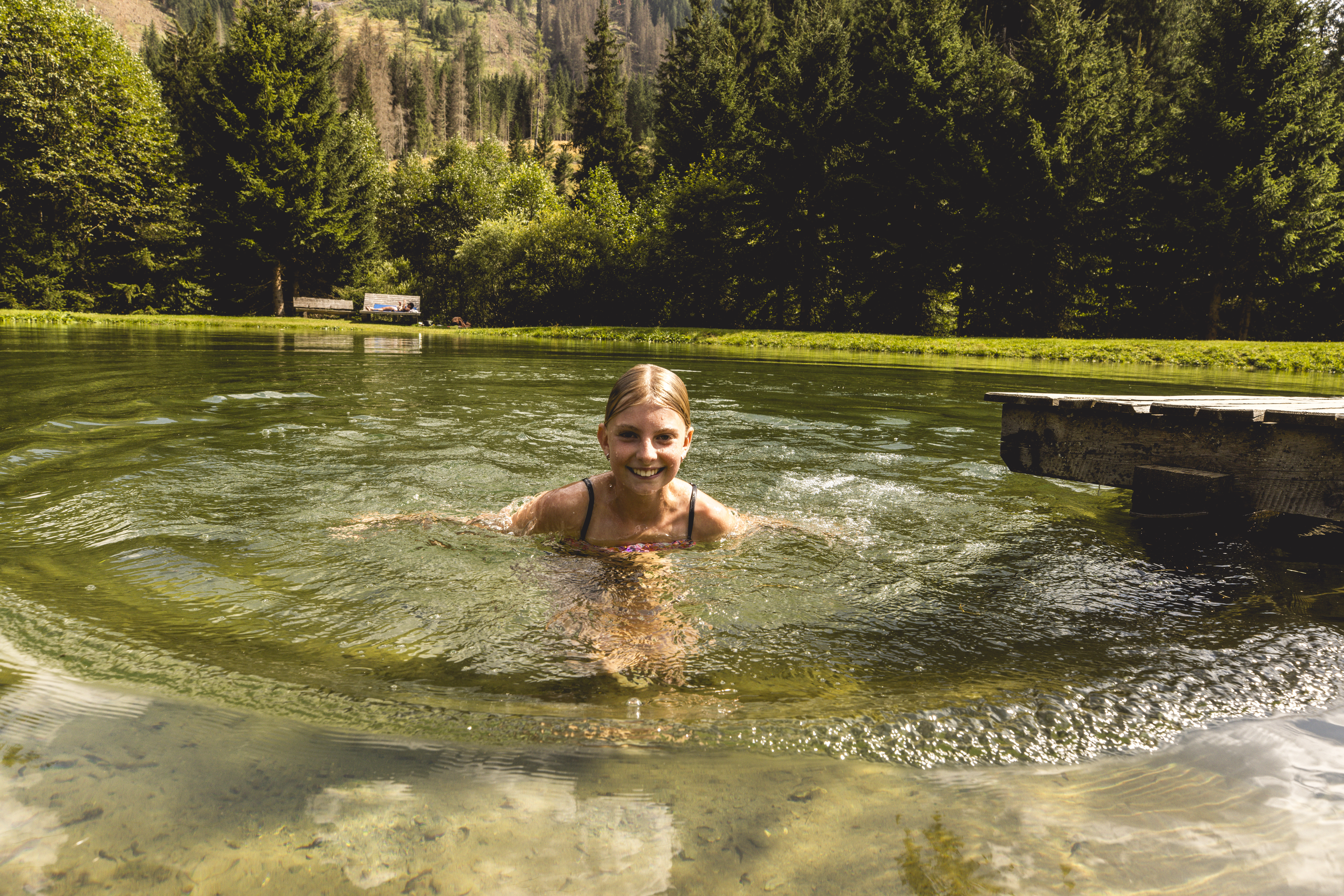 Kinderhotel: Schwimmen. Natur. - Almfamilyhotel Scherer****s - Familotel TIROL - Spielen | Entdecken