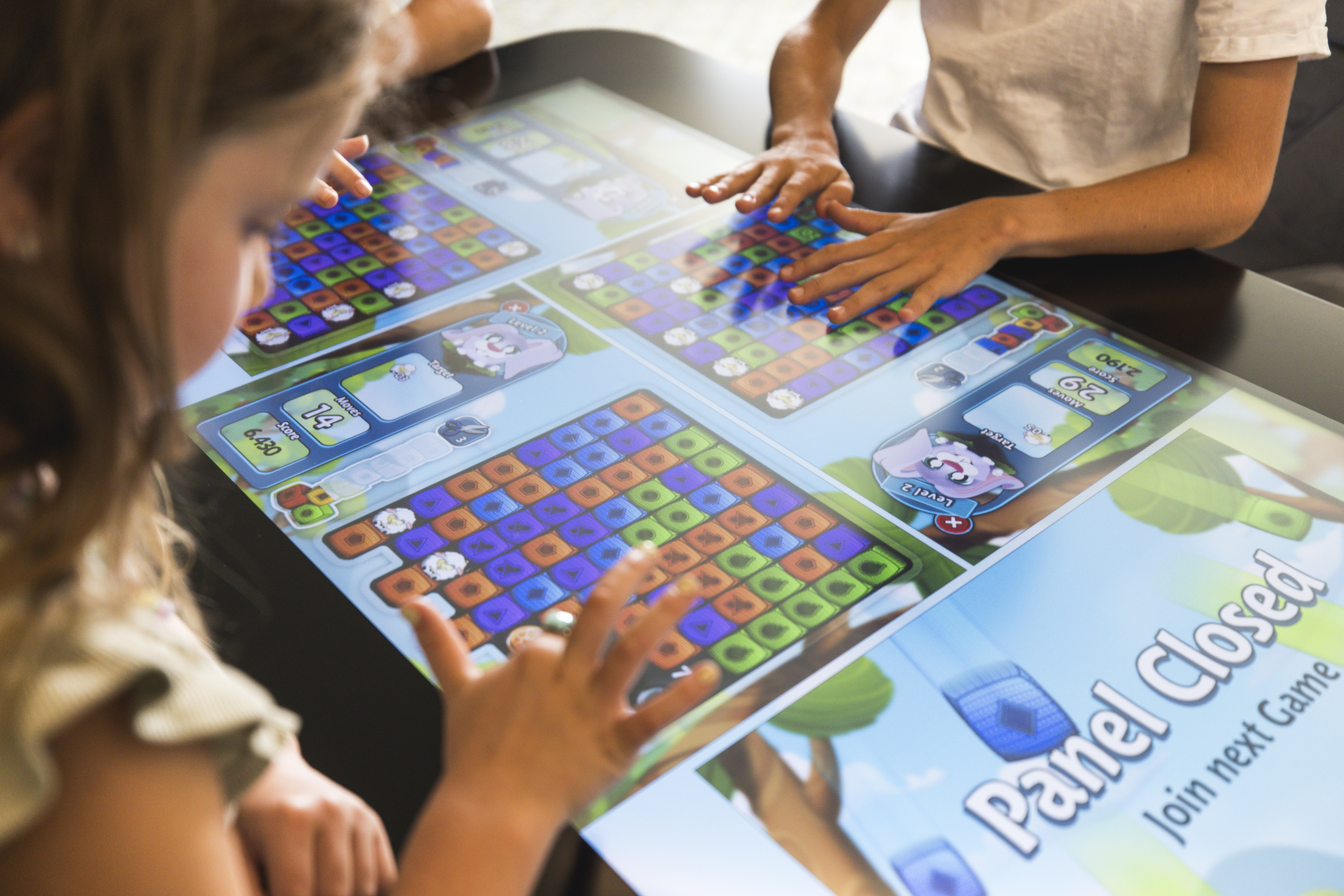 Kinderhotel: Spieletisch. Teenslounge. - Almfamilyhotel Scherer****s - Familotel TIROL - Spielen | Entdecken