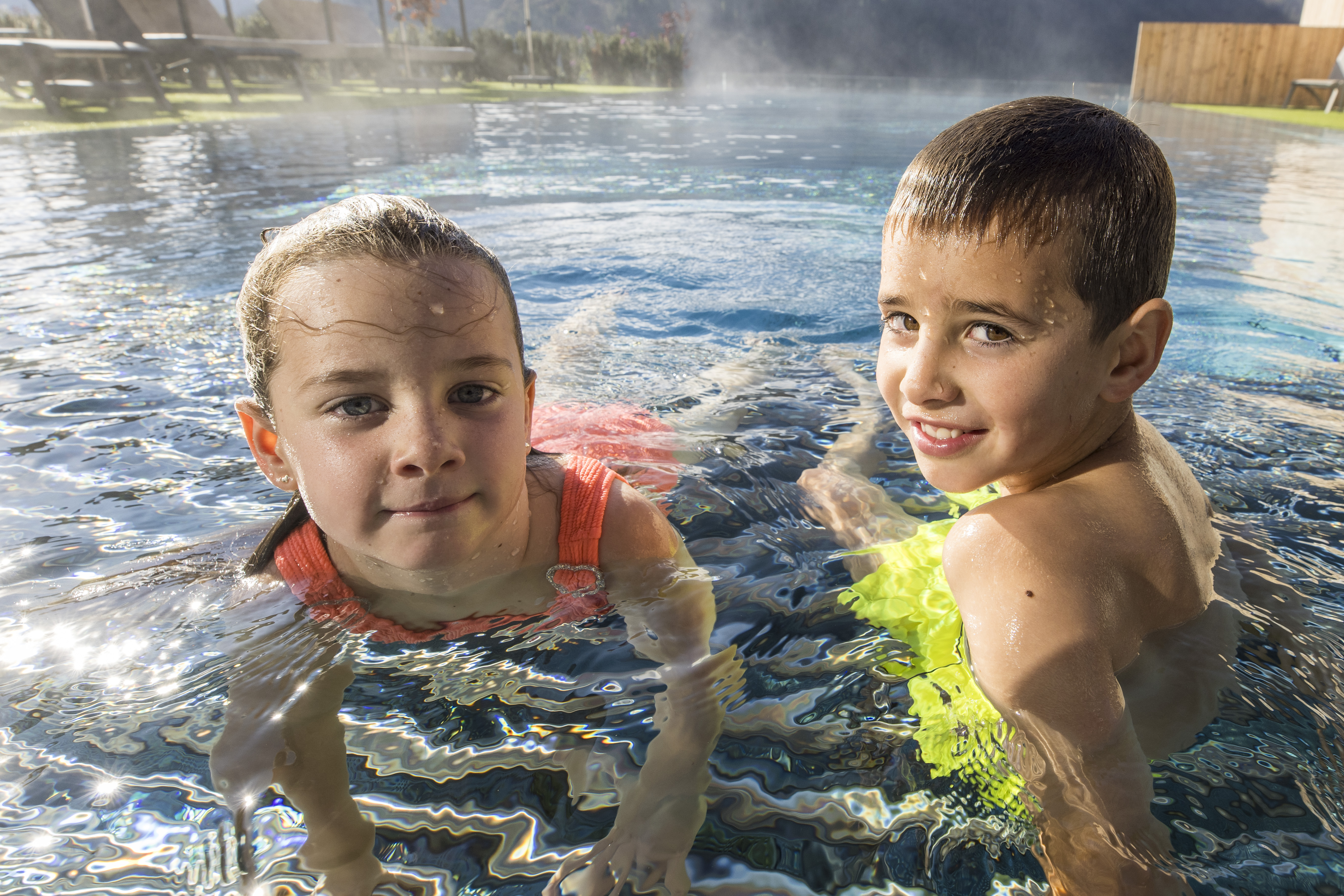 Kinderhotel: Infinitypool. Sommer. Kinder. Wasserwelt.  - Almfamilyhotel Scherer****s - Familotel TIROL - Wasser | Wellness