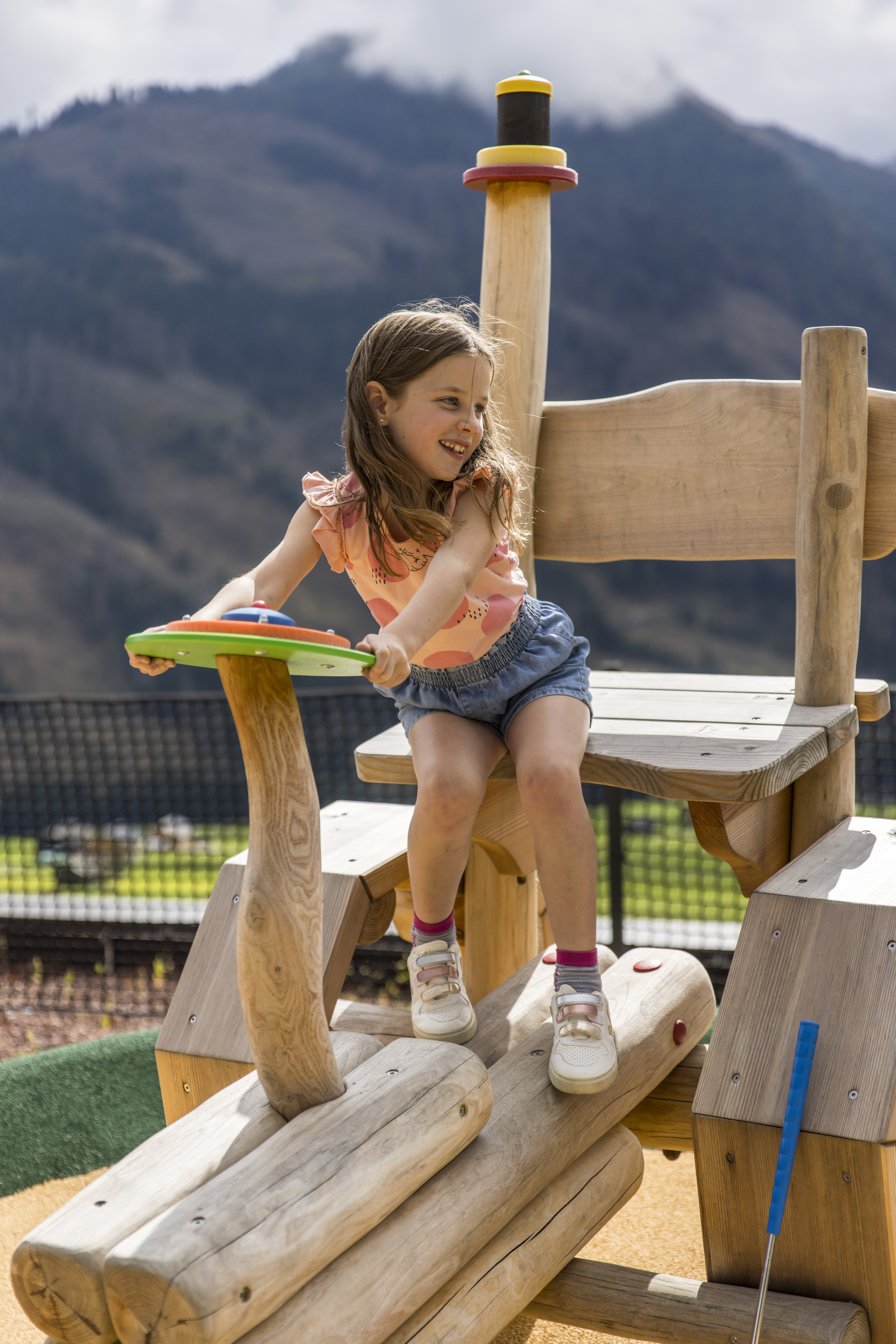 Kinderhotel: Minigolf - Almfamilyhotel Scherer****s - Familotel TIROL - Spielen | Entdecken