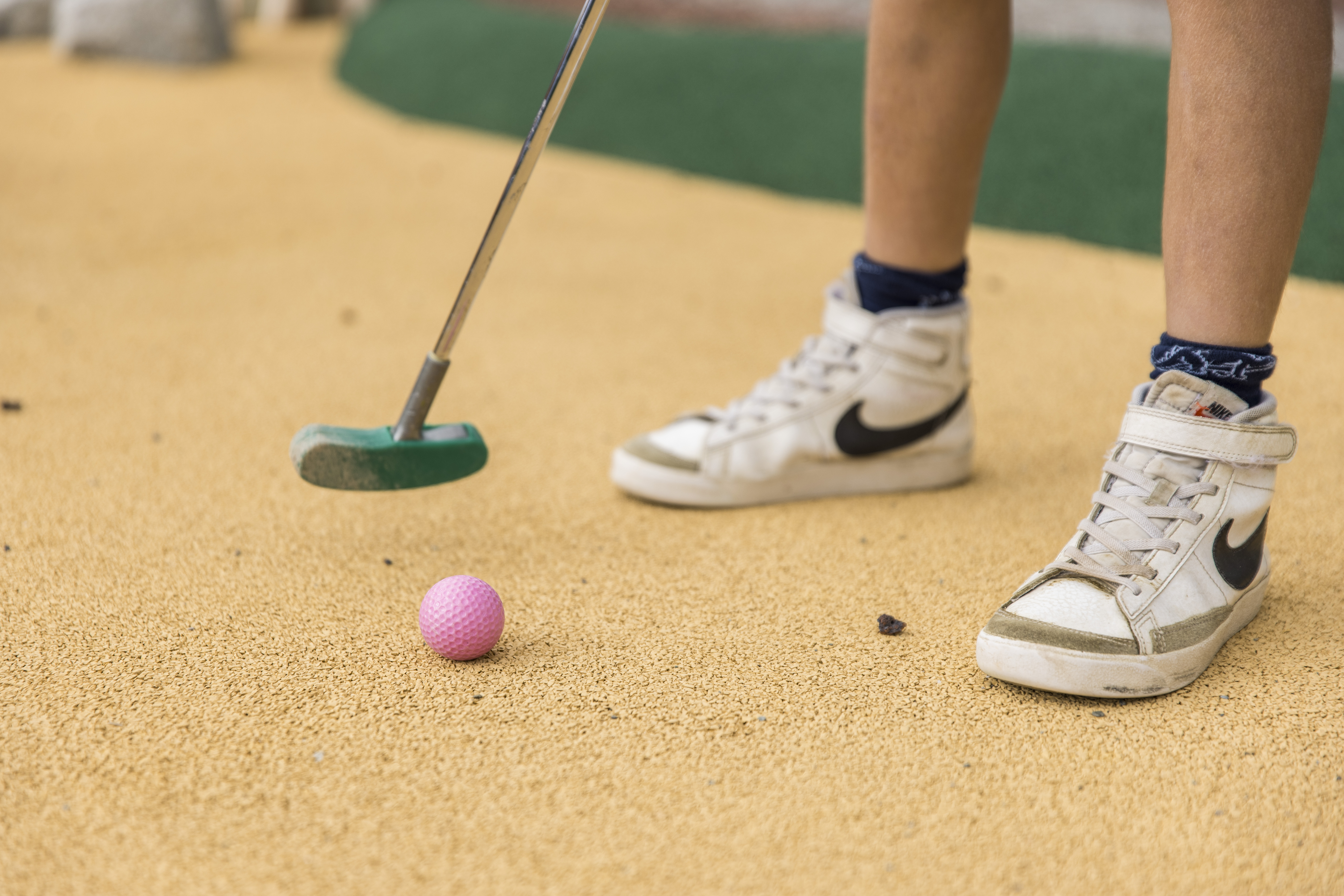 Kinderhotel: Minigolf - Almfamilyhotel Scherer****s - Familotel TIROL - Spielen | Entdecken