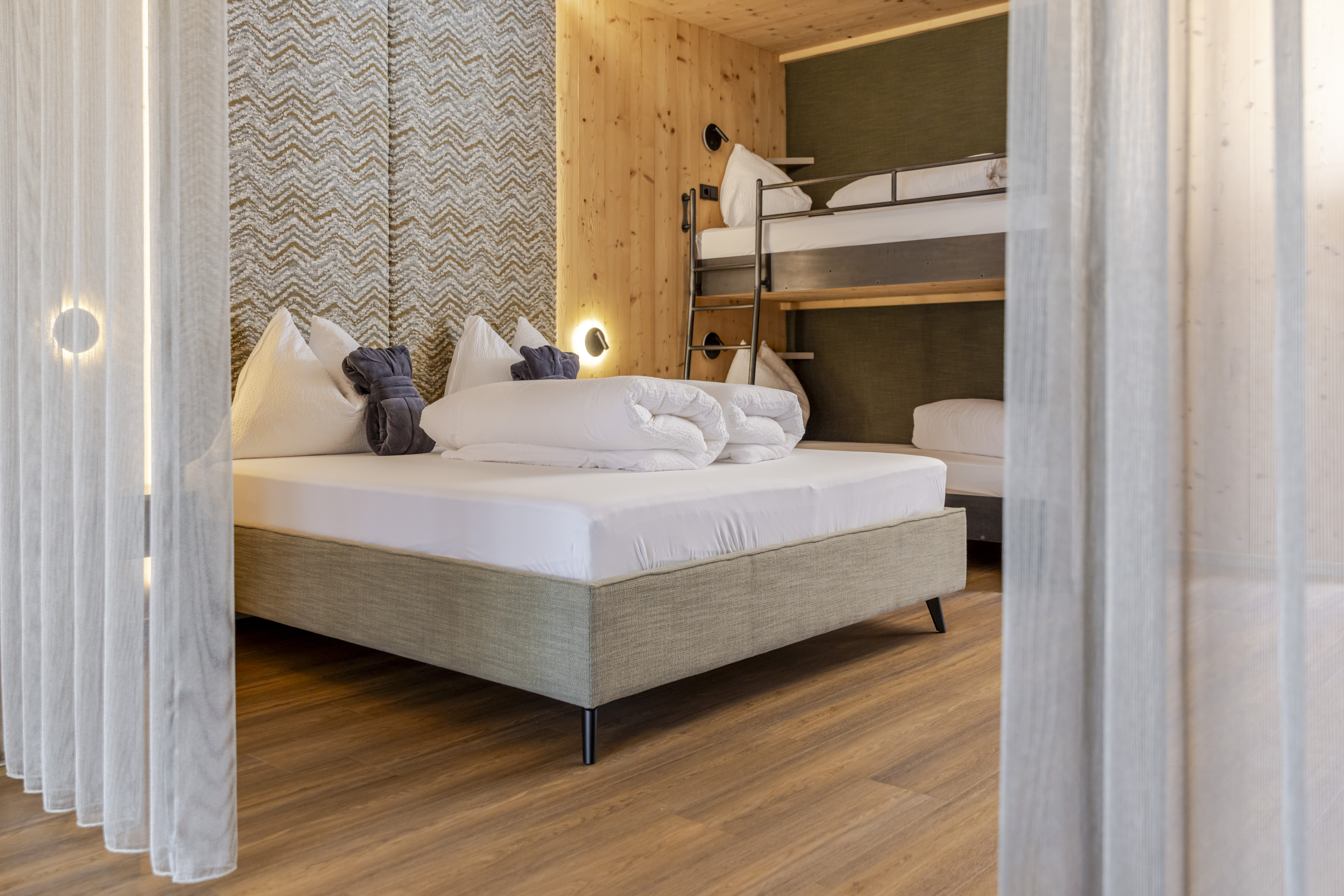 Kinderhotel: Gartensuite - Almfamilyhotel Scherer****s - Familotel TIROL - Wohnen | Schlafen