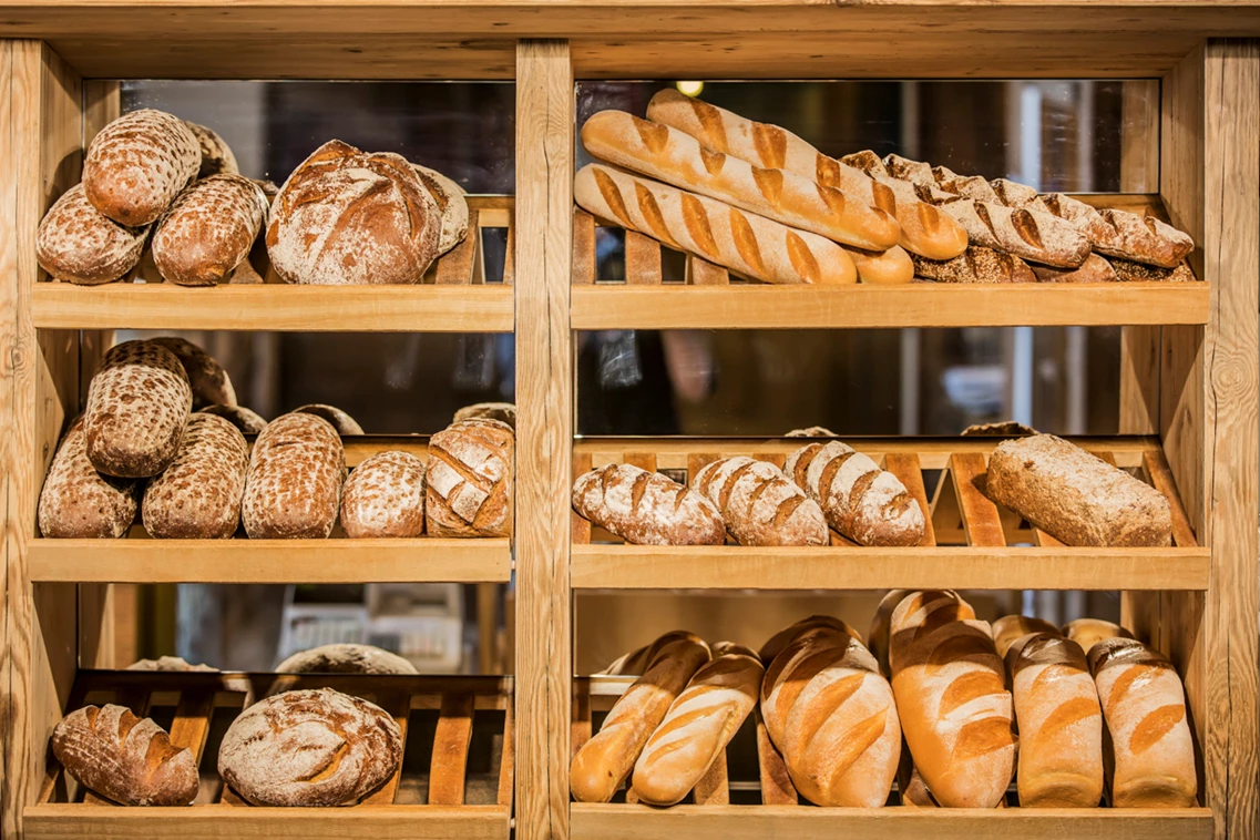 Kinderhotel: frisches Brot aus der hauseigenen Backstube - Familien und Vitalhotel Mühlpointhof ***S