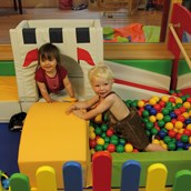 Kinderhotel - Babybereich im Kinderspielzimmer - ****Alpen Hotel Post