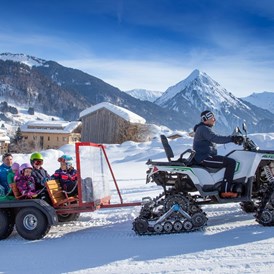 Kinderhotel: Tschu Tschu Postexpress bringt die Kinder in die Skischule - ****Alpen Hotel Post