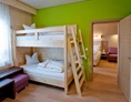 Kinderhotel: Heimisches Fichtenholz für hellen Wohnkomfort.  - Allegria Resort Stegersbach