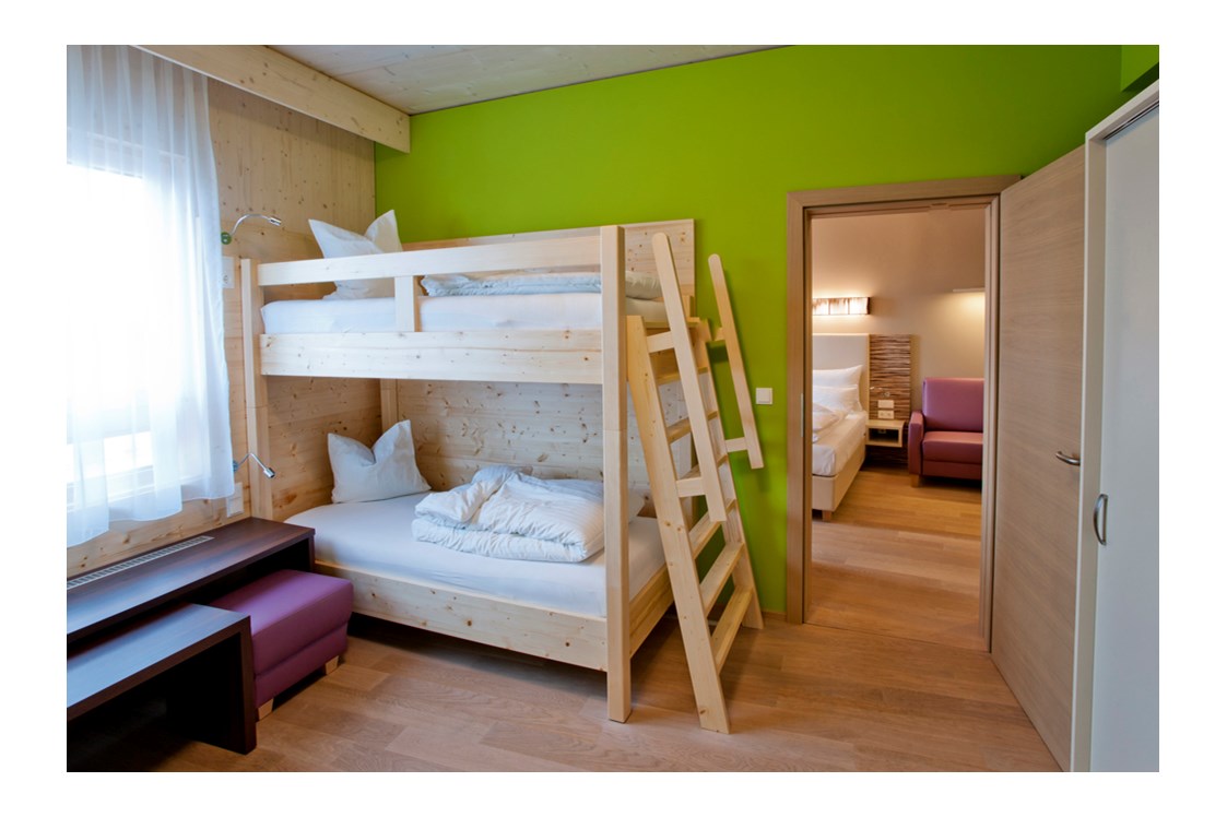 Kinderhotel: Heimisches Fichtenholz für hellen Wohnkomfort  - Reiters Resort Stegersbach