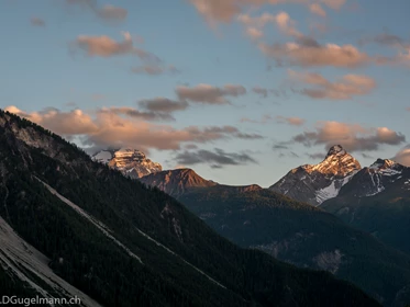 Kinderhotel: Aussicht am Abend - Aparthotel Muchetta - Davos Wiesen - Graubünden - Schweiz - Aparthotel Muchetta