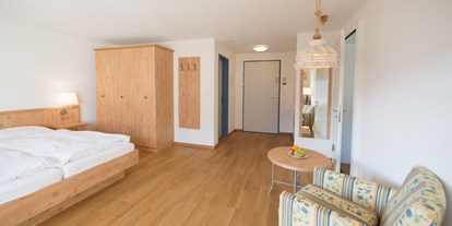 Familienhotel - Graubünden - Einzimmer-Appartement Superior, ideal für 2 Erwachsene und 1 Kind oder 1 Erwachsene und 2 Kinder - Aparthotel Muchetta - Davos Wiesen - Graubünden - Schweiz - Aparthotel Muchetta
