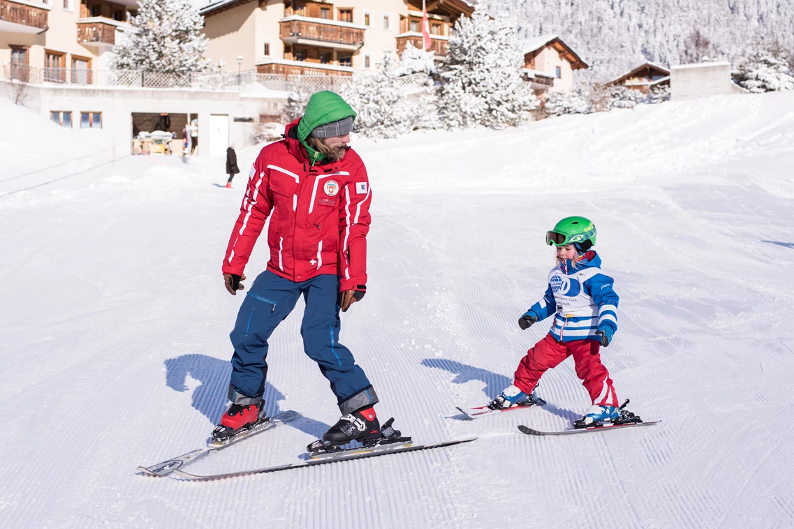 Kinderhotel: Skifahren lernen im Aparthotel Muchetta - Davos Wiesen - Graubünden - Schweiz - Aparthotel Muchetta