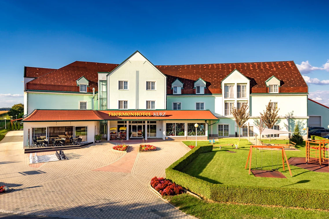 Kinderhotel: Thermenhotel KURZ - Thermenhotel Kurz****