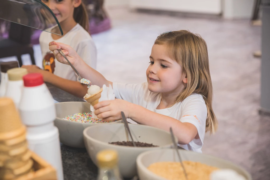 Kinderhotel: Eis essen - Thermenhotel Kurz****