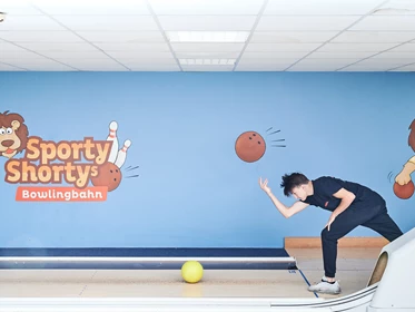 Kinderhotel: Bowling - Thermenhotel Kurz****