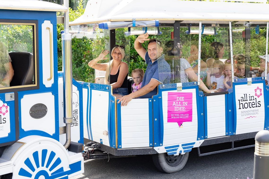 Kinderhotel: Hoteleigener Bummelzug - Thermenhotel Kurz****