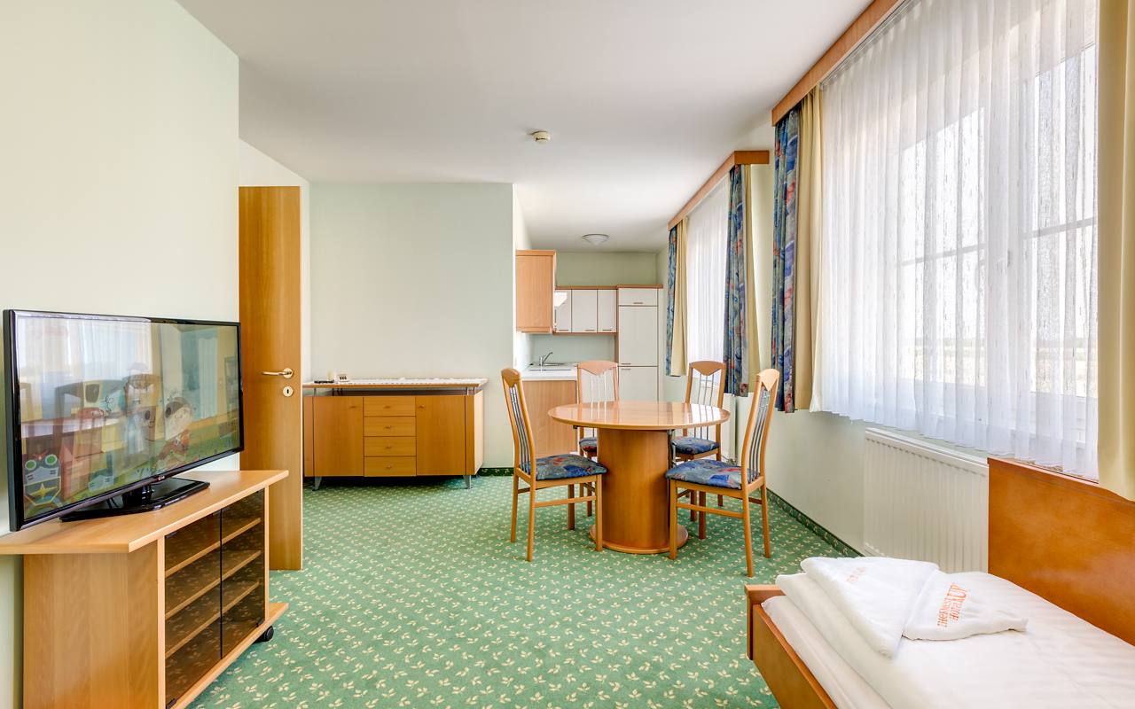 Thermenhotel Kurz**** Zimmerkategorien Familiensuite mit getrennten Schlafräumen