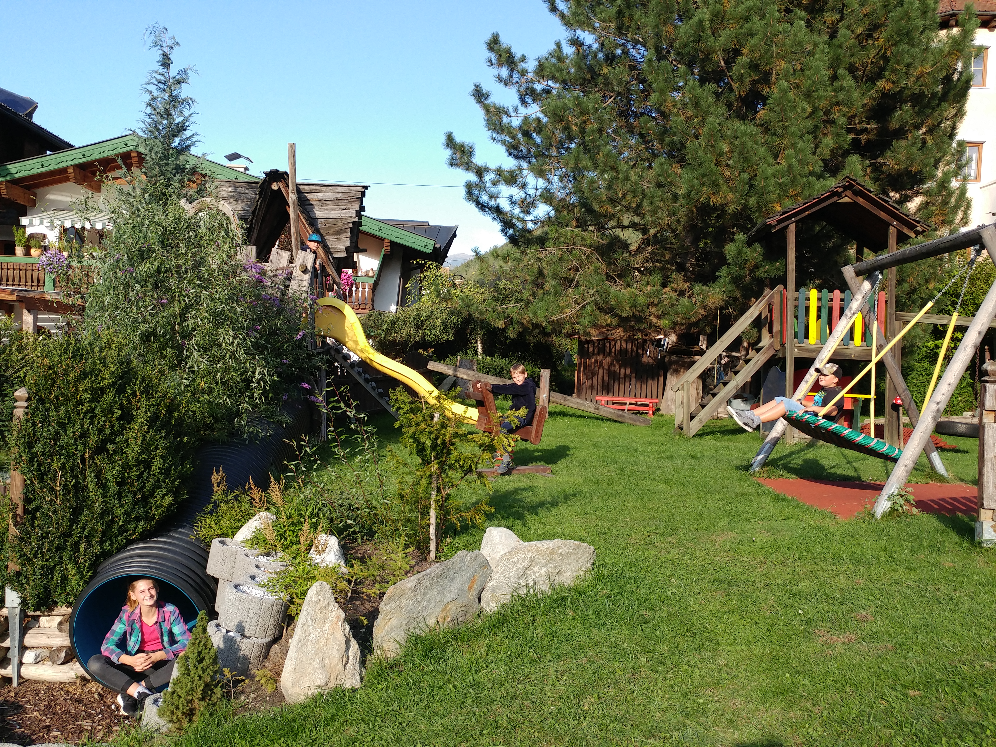 Kinderhotel: Spielplatz - Hotel Auenhof