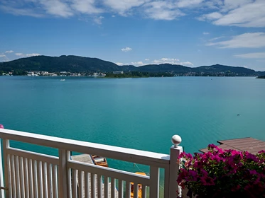 Kinderhotel: Vom Balkon aus über den schönen See schauen. - Hotel Seewirt
