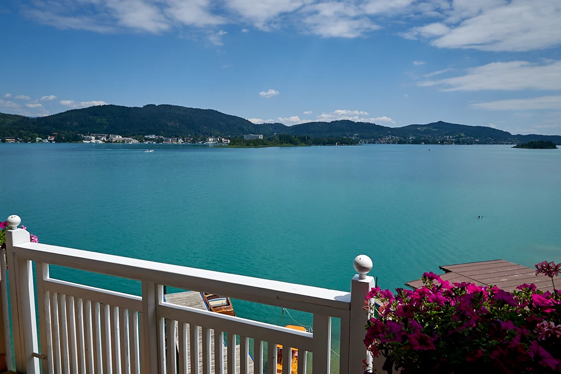 Kinderhotel: Vom Balkon aus über den schönen See schauen. - Hotel Seewirt